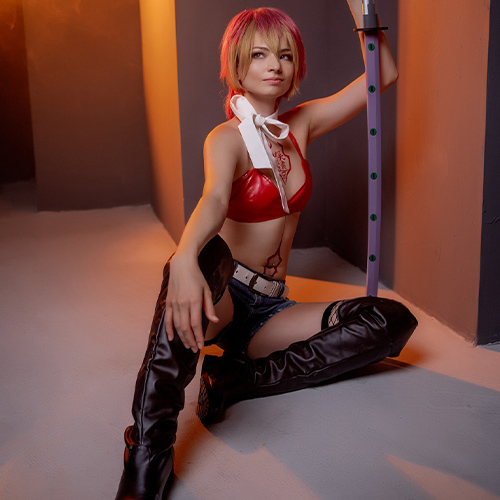 Shura Kirigakure in a close-up with her sword, Blue Exorcist cosplay