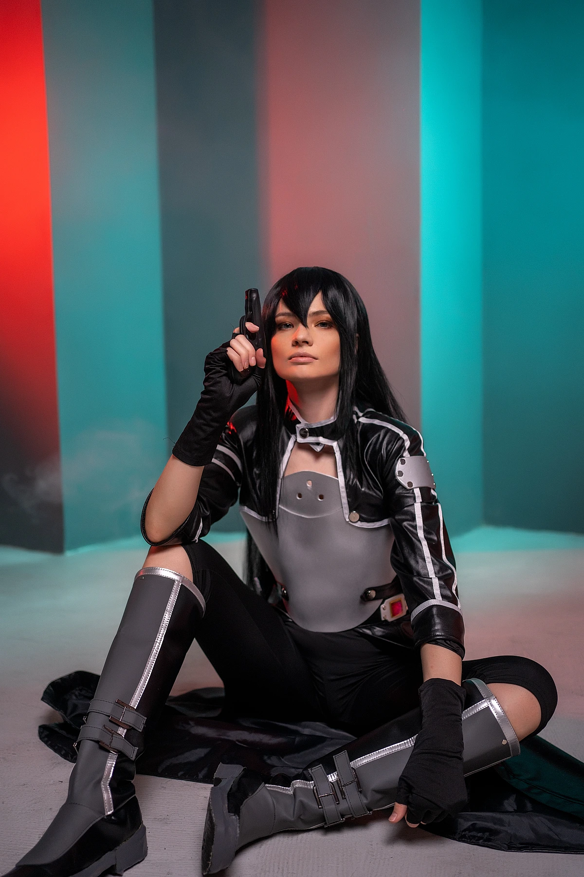 Kirito GGO cosplay seated pistol red teal lighting