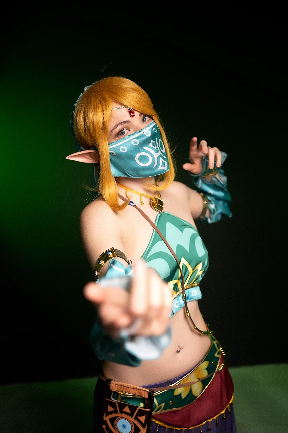 Gerudo Link cosplay reaching toward camera with shallow depth effect