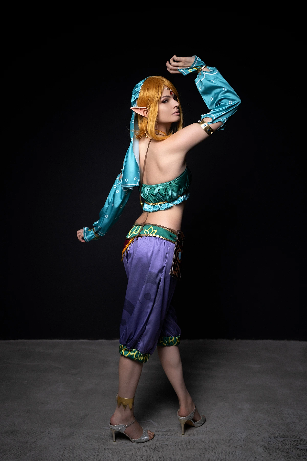 Gerudo Link cosplay full body silhouette on pure black background