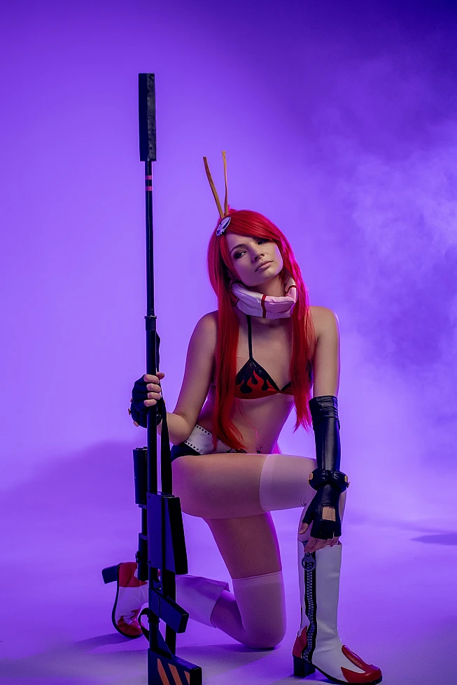 Yoko Littner cosplay kneeling pose with vertical sniper rifle, purple neon haze studio, flame bikini top, black gloves, thigh-high stockings, anime girl cosplay