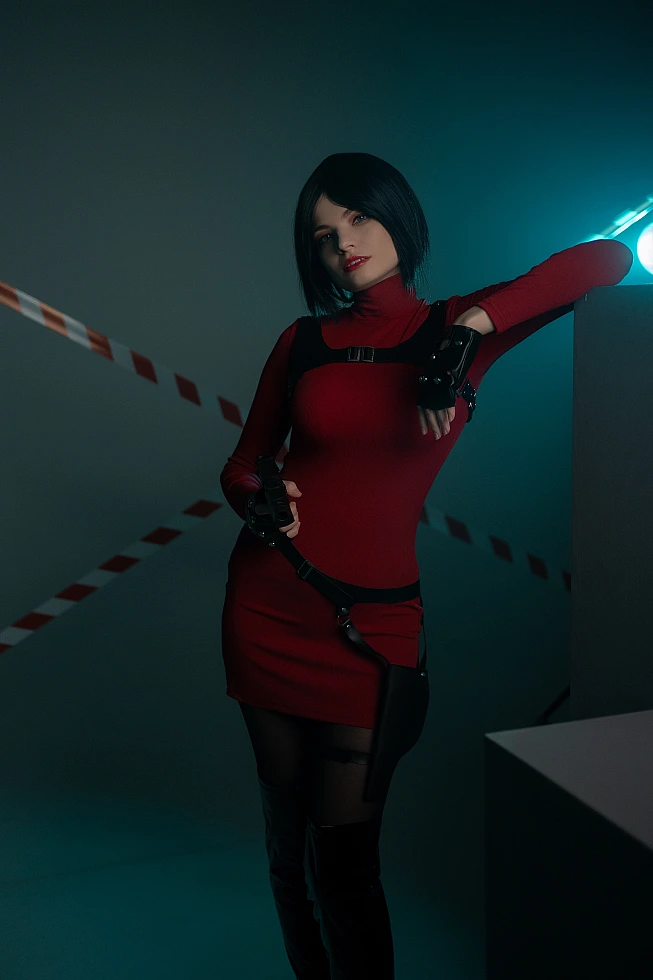 Ada Wong cosplay relaxed lean red bodycon dress harness thigh-high boots blue rim light